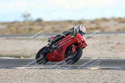 media/Nov-16-2025-Race Pace (Sun) [[8c5fa54630]]/Non Verified Riders (1st 20 Minutes)/5-Turn 15 (110pm)/